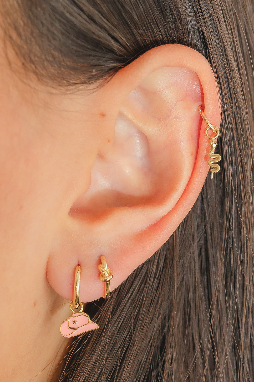 Invisible String Huggies